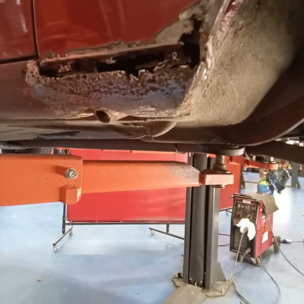 171025 1973 Mercedes 250 Passenger Front Sill and Front Wing Repair 2