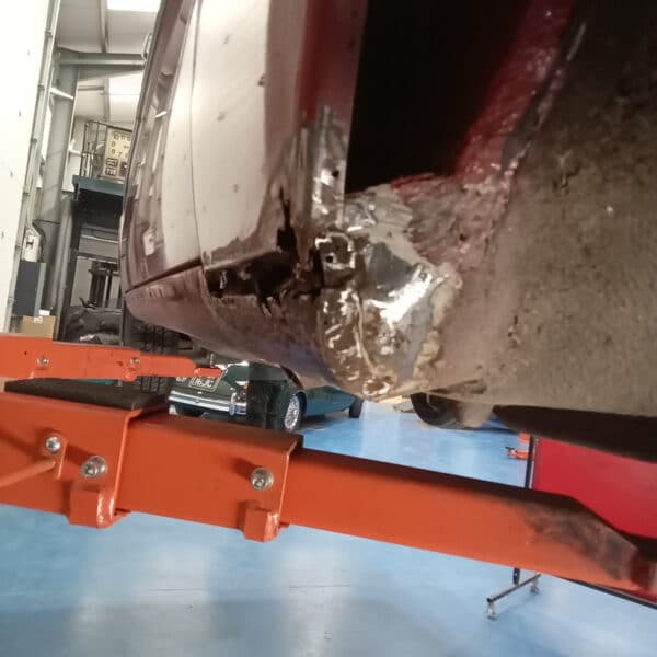 171025 1973 Mercedes 250 Passenger Front Sill and Front Wing Repair