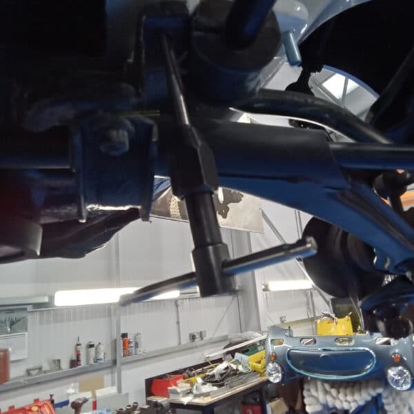 181025 1969 Audi 70L Engine and Seat belts 11