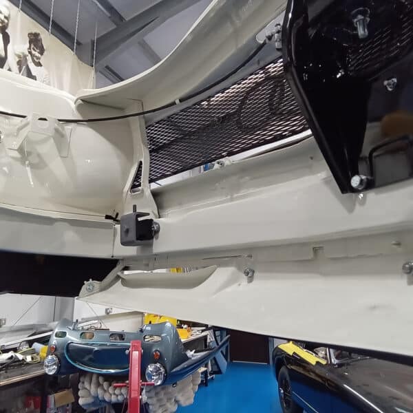 181025 1969 Audi 70L Engine and Seat belts 4