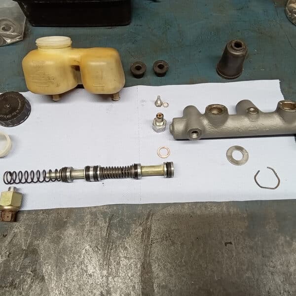 181025 1969 Audi 70L Refit