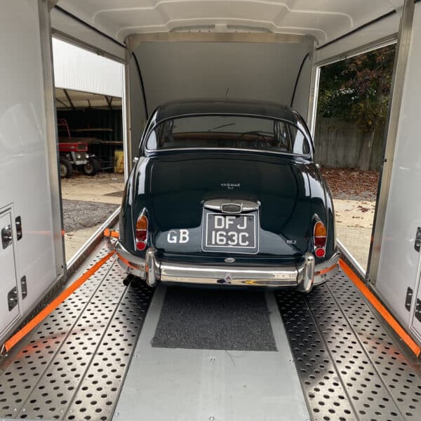 191025 1965 Jaguar Mk2 Loaded for Transport 2
