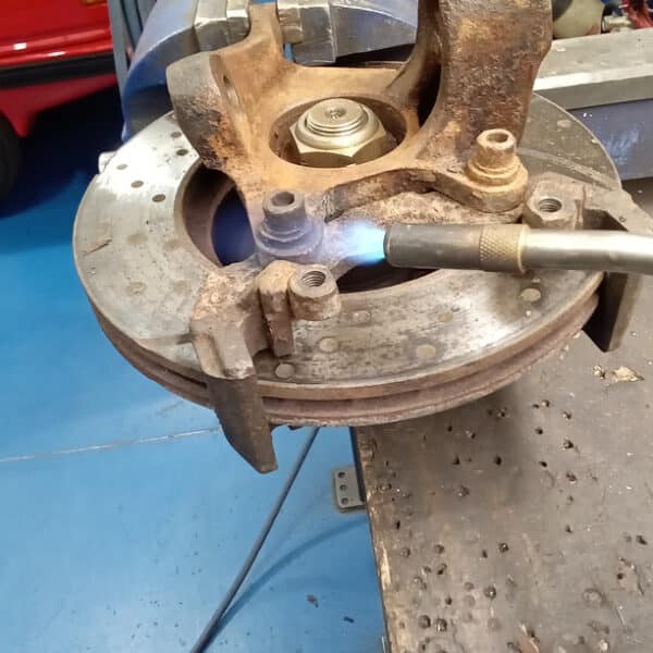 1998 TVR Chimaera Repairs and Front Wheel Bearing 17
