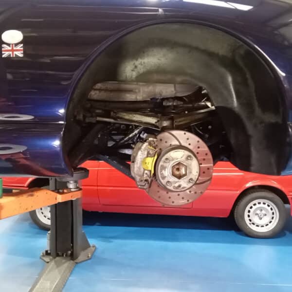 1998 TVR Chimaera Repairs and Front Wheel Bearing 32