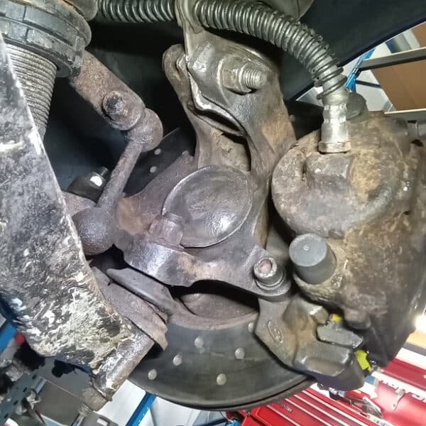 1998 TVR Chimaera Repairs and Front Wheel Bearing 34