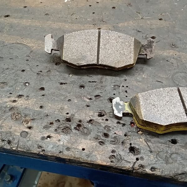 1998 TVR Chimaera Repairs and Front Wheel Bearing 37