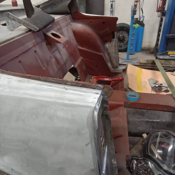 211025 1970 Aston Martin DBS Window Pillar Rust 3