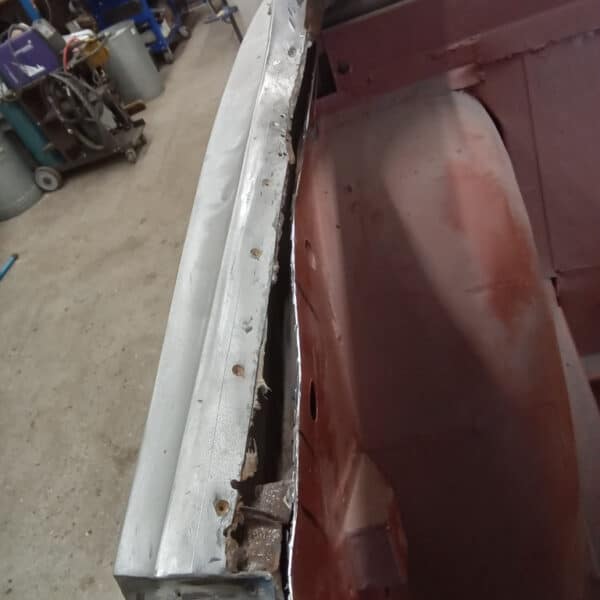 211025 1970 Aston Martin DBS Window Pillar Rust 4