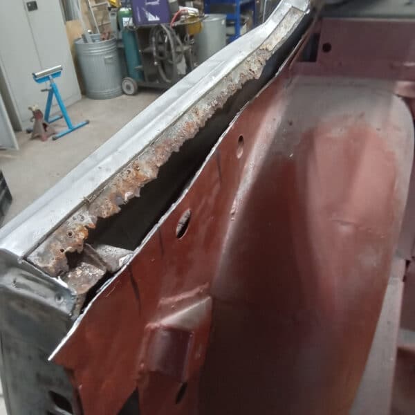 211025 1970 Aston Martin DBS Window Pillar Rust 6