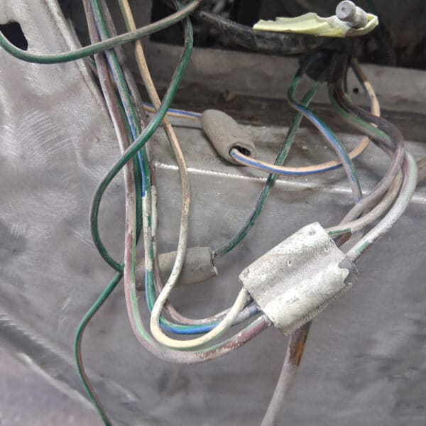 211025 1970 Aston Martin DBS Wiring Remove 2