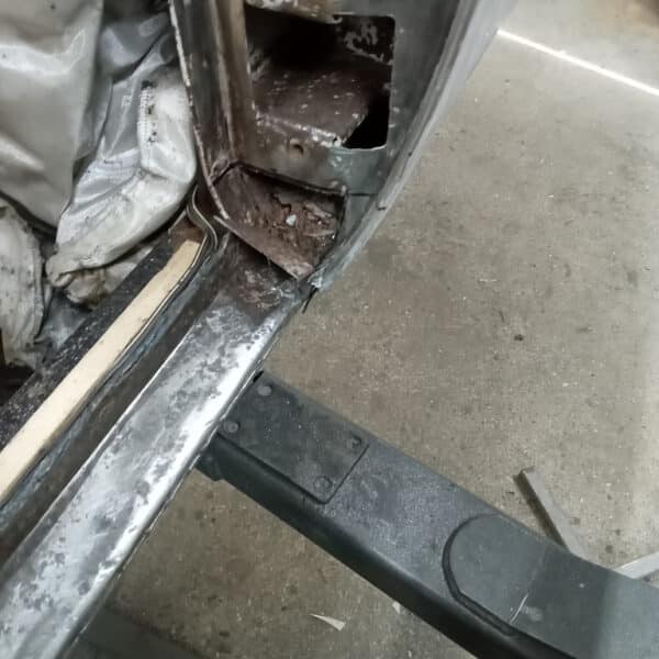 221025 1970 Aston Martin DBS Offside Door Jam Rust 2
