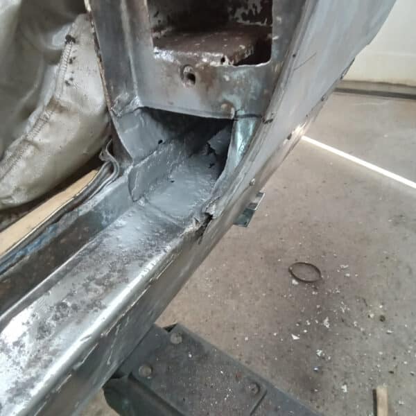 221025 1970 Aston Martin DBS Offside Door Jam Rust 3