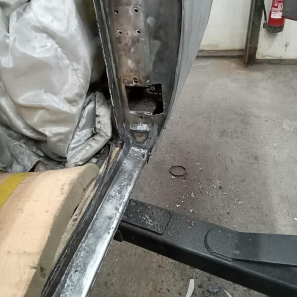 221025 1970 Aston Martin DBS Offside Door Jam Rust 4