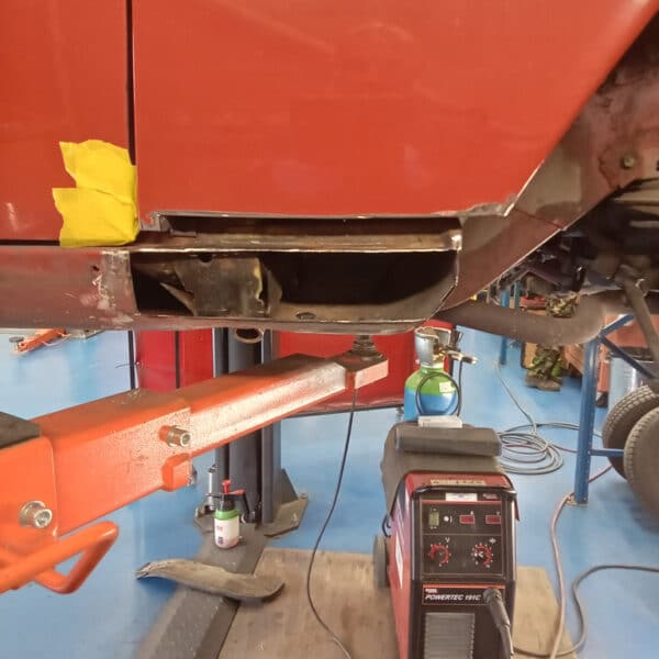 231025 1973 Mercedes 250 Front Wing and Sill Repairs 3