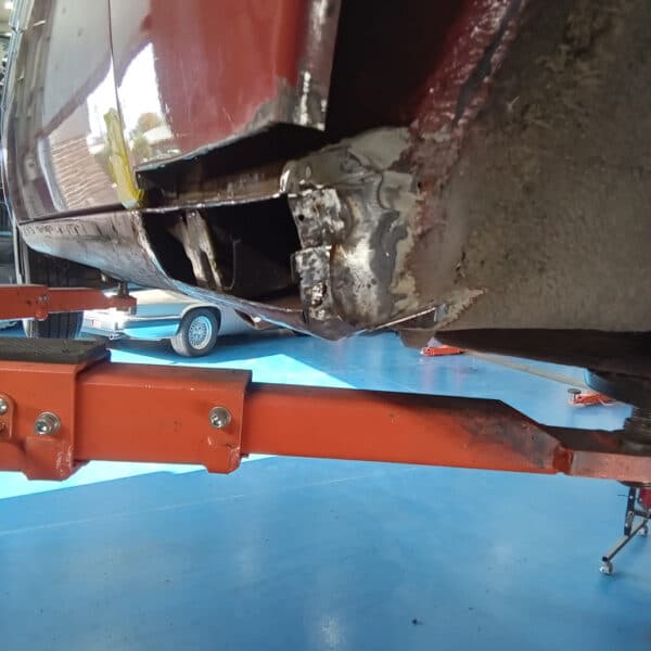 231025 1973 Mercedes 250 Front Wing and Sill Repairs 4