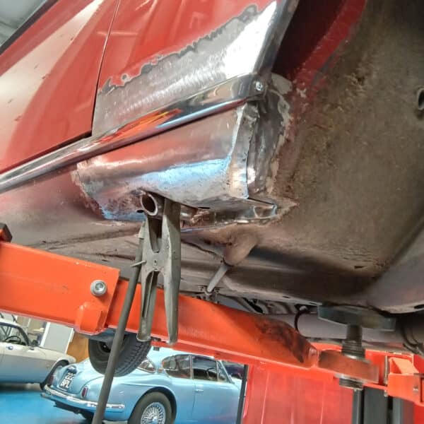 231025 1973 Mercedes 250 Front Wing and Sill Repairs 5