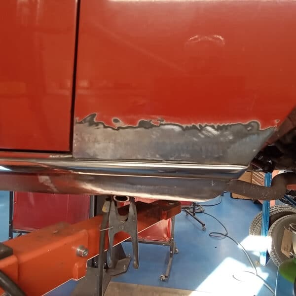 231025 1973 Mercedes 250 Sill and Wing Repairs 9
