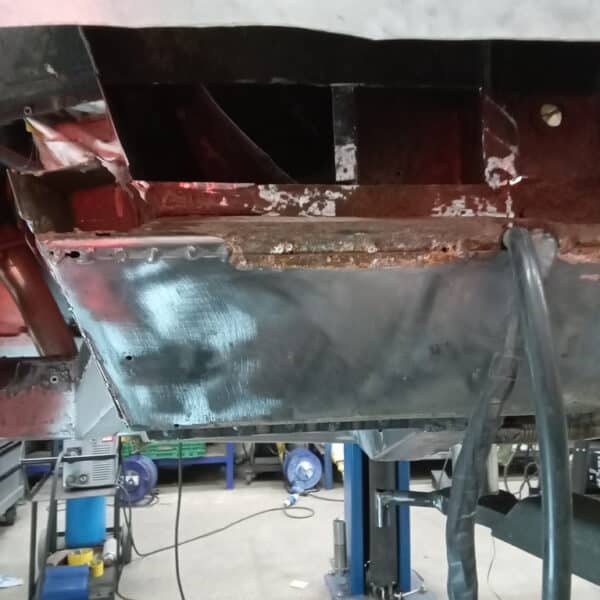 241025 1970 Aston Martin DBS Wing Rust 4