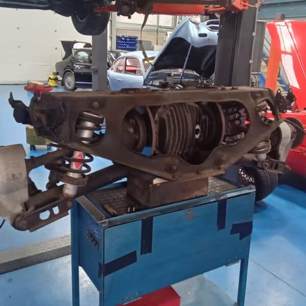 241025 1991 Jaguar XJS Rear Axle Repairs 10