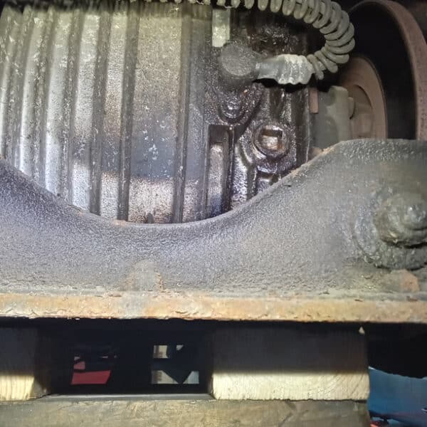 241025 1991 Jaguar XJS Rear Axle Repairs 11