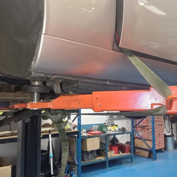 241025 1991 Jaguar XJS Rear Axle Repairs 15