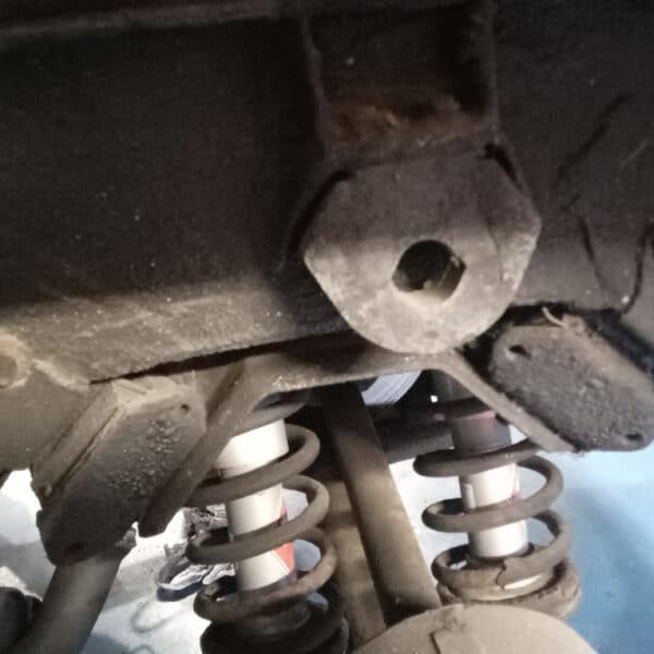 241025 1991 Jaguar XJS Rear Axle Repairs 16