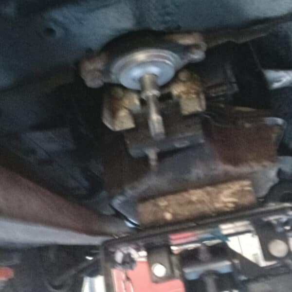 241025 1991 Jaguar XJS Rear Axle Repairs 22