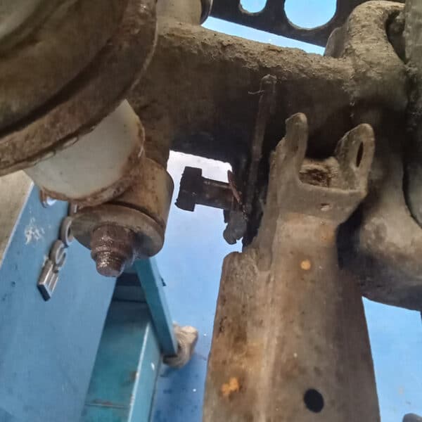 241025 1991 Jaguar XJS Rear Axle Repairs 27