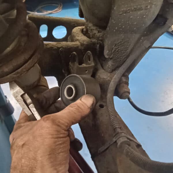 241025 1991 Jaguar XJS Rear Axle Repairs 28