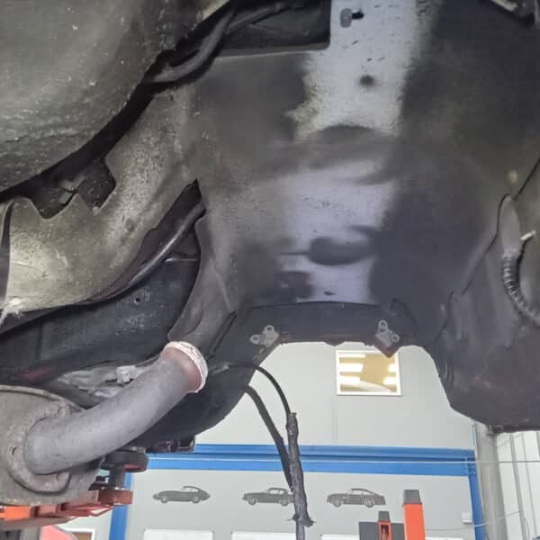 241025 1991 Jaguar XJS Rear Axle Repairs 9