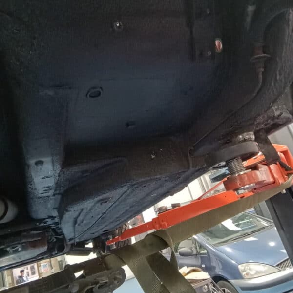 251025 1991 Jaguar XKS Hole in the Floor 5