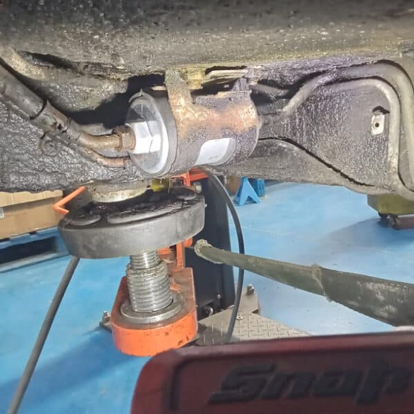 281025 1991 Jaguar XJS Fuel System 3