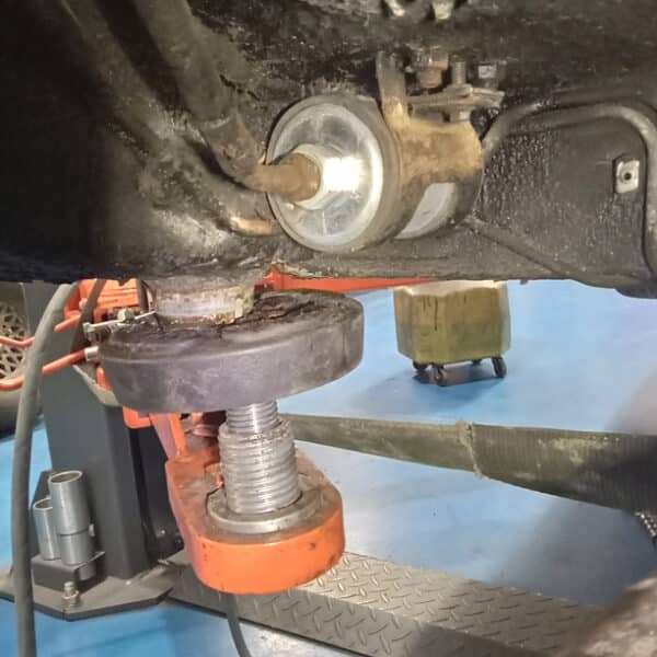 281025 1991 Jaguar XJS Fuel System