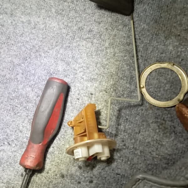 281025 1991 Jaguar XJS Fuel System 8