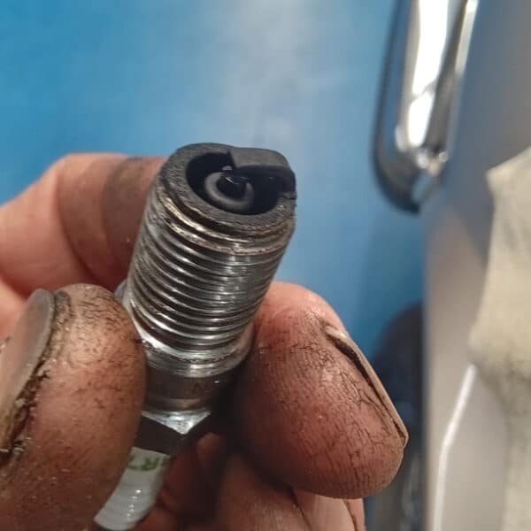 281025 1991 Jaguar XJS New Air Filters and Plugs 2