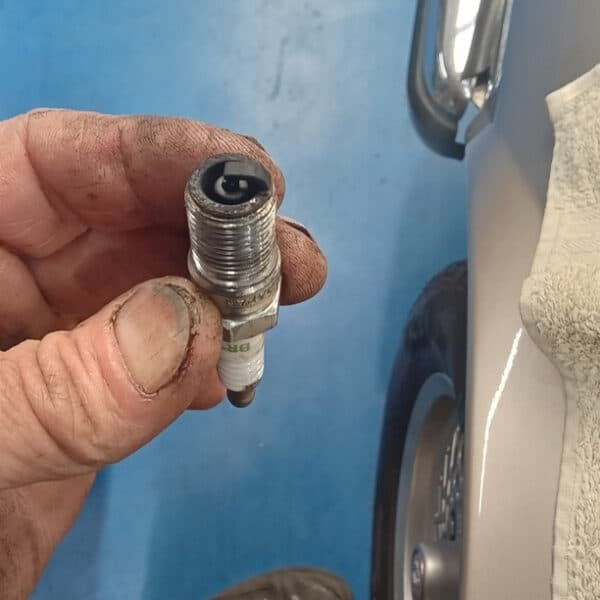 281025 1991 Jaguar XJS New Air Filters and Plugs 4