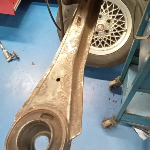 301025 1991 Jaguar XJS Rear Trailing Arms 12