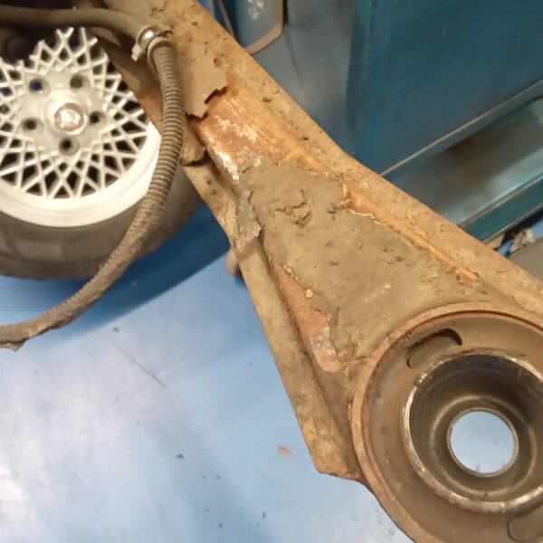 301025 1991 Jaguar XJS Rear Trailing Arms 16