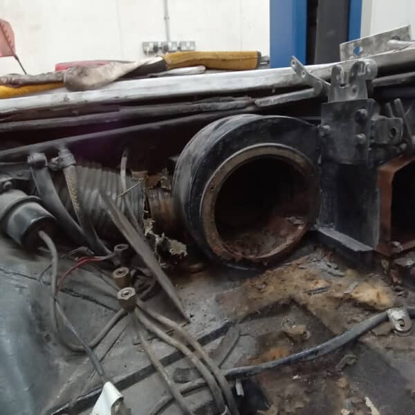 041025 1970 Aston Martin DBS Blower Motor Removal 3