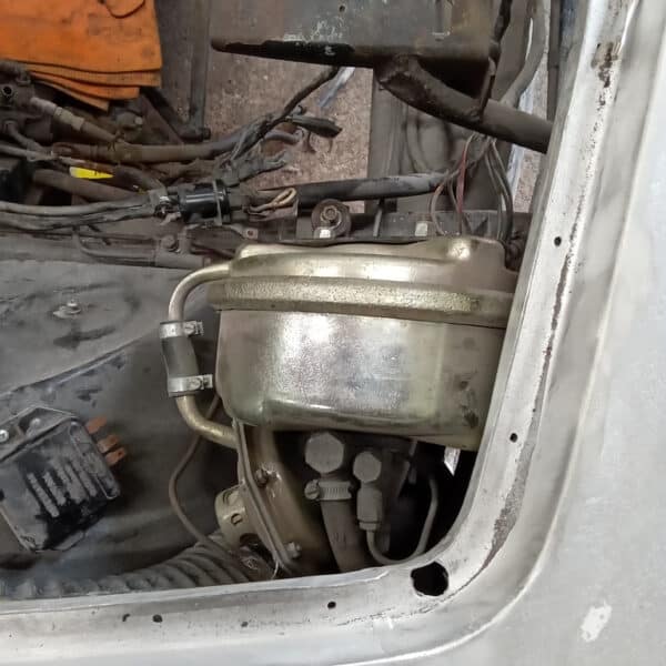 041025 1970 Aston Martin DBS Brake Booster