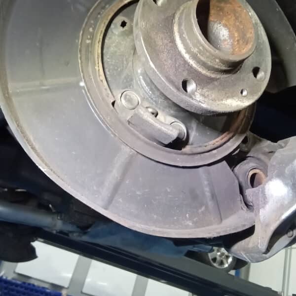 041025 1987 Maserati BiTurbo Rear Brakes 13