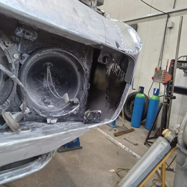 061125 1970 Aston Martin DBS Body Repairs 16