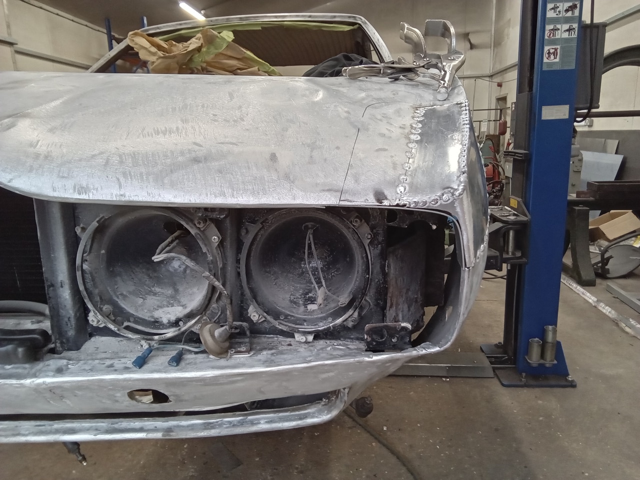 061125 1970 Aston Martin DBS Body Repairs 17