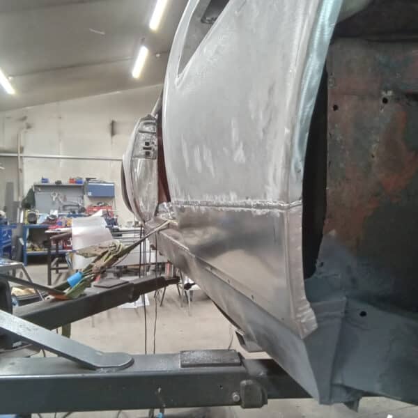 061125 1970 Aston Martin DBS Body Repairs 2