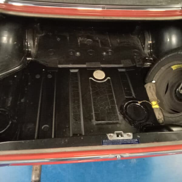 061125 1973 Mercedes 250 Boot Painted and New Aerial 2