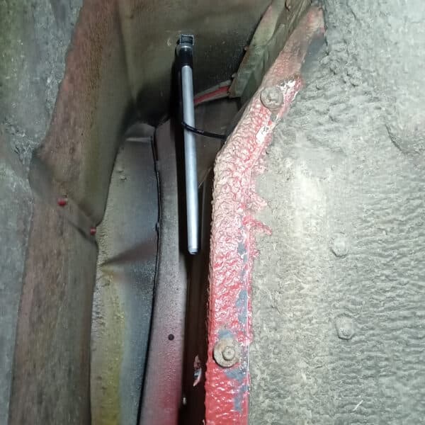 061125 1973 Mercedes 250 Boot Painted and New Aerial 4