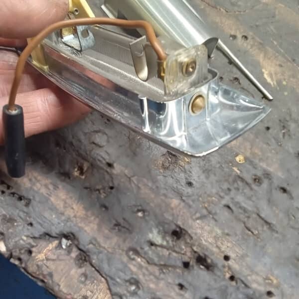 061125 1991 Jaguar XJS manifolds and interior light 3