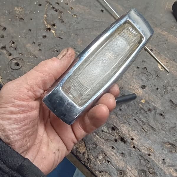 061125 1991 Jaguar XJS manifolds and interior light