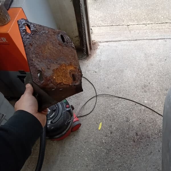 071125 1970 Aston Martin DBS OSF Brake Booster Rust 2