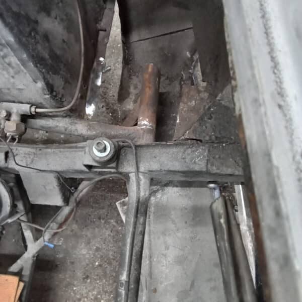 071125 1970 Aston Martin DBS OSF Brake Booster Rust 7